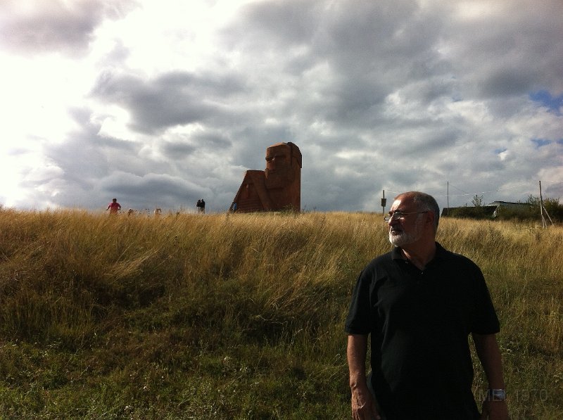 Koko with MAMIG And DADIG.JPG