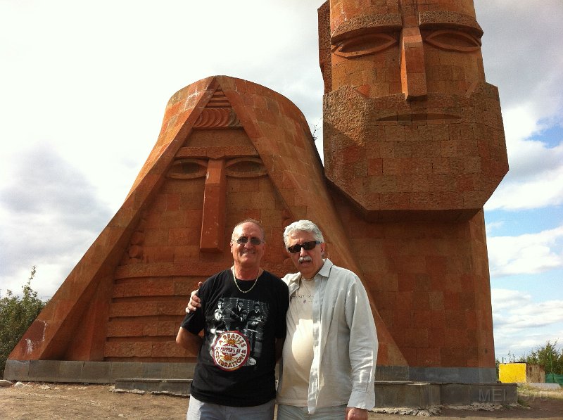 MAMIG And DADIG  with Ohan And Kevork.JPG