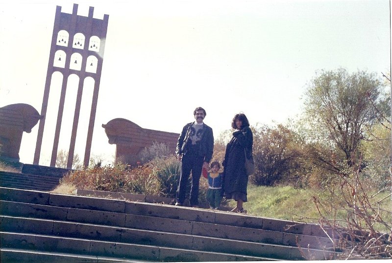 25. Roupe, Vicken, Zovig - Sardarabad, 1989.jpg